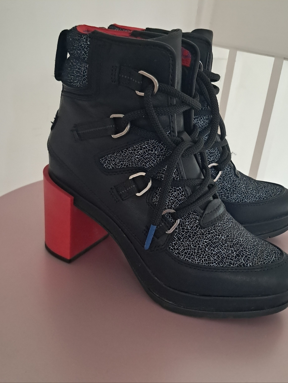 Sorel Boots Heeled Women's 8 Black Red Blake Shatter Waterproof Chunky Statement